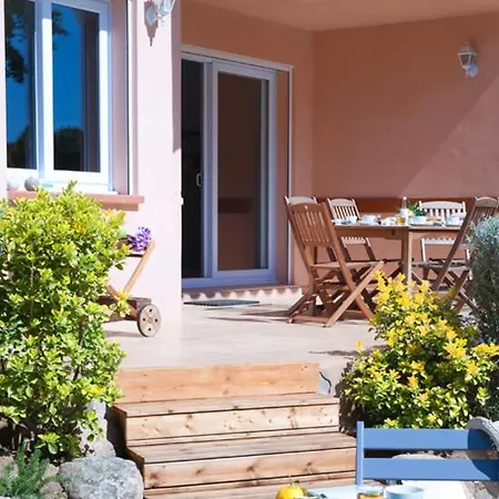 Villa Sleeps 6 Pool Air Con Wifi