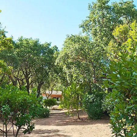Sleeps 6 Pool Air Con Wifi